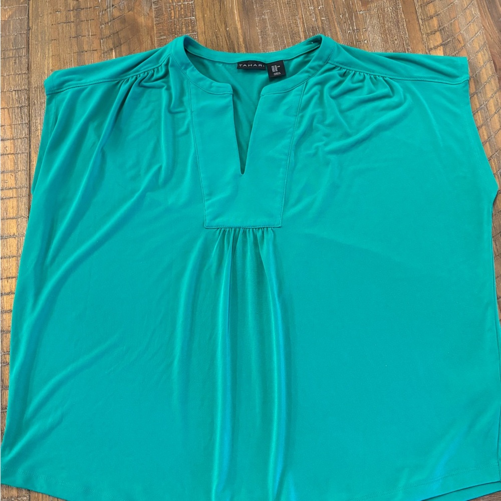 Tahari Women's Emerald Green Shirt
